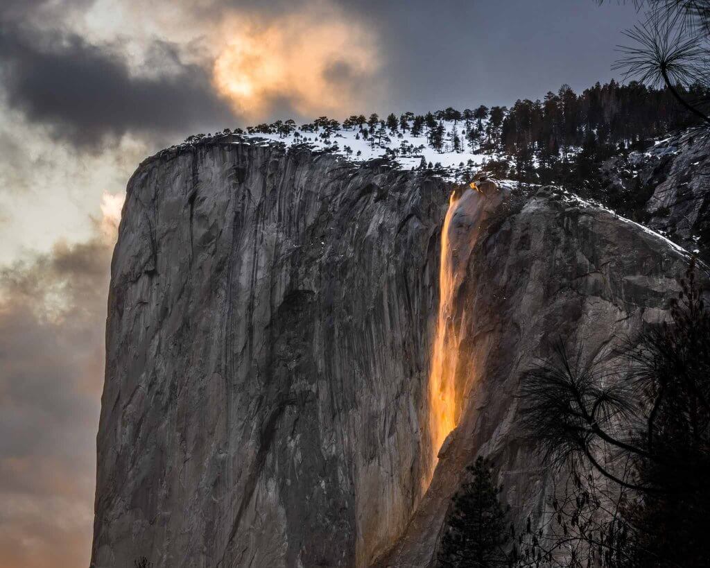 firefalls in yosemite national park horsetail falls