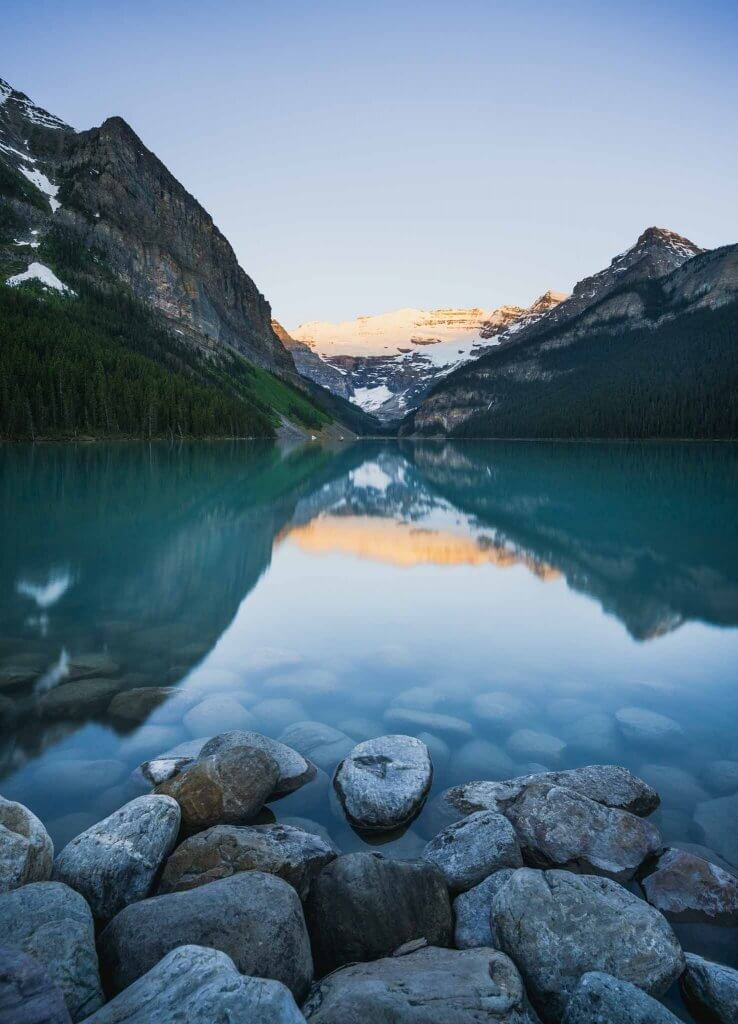 lake louise sunrise banff alberta canada