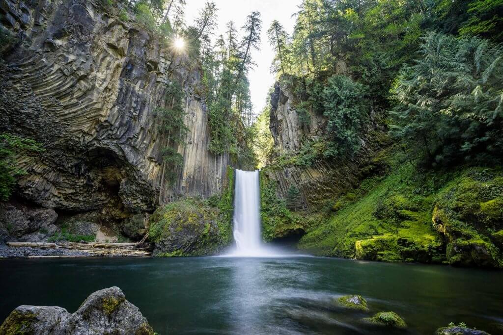 toketee falls sun burst oregon waterfalls
